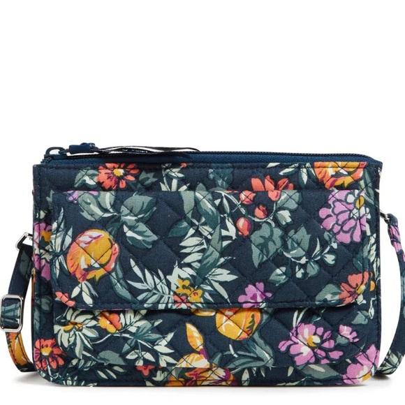 NWT Vera Bradley RFID Wallet Crossbody - Fresh-Cut Floral Green Retail $65 - Picture 1 of 4
